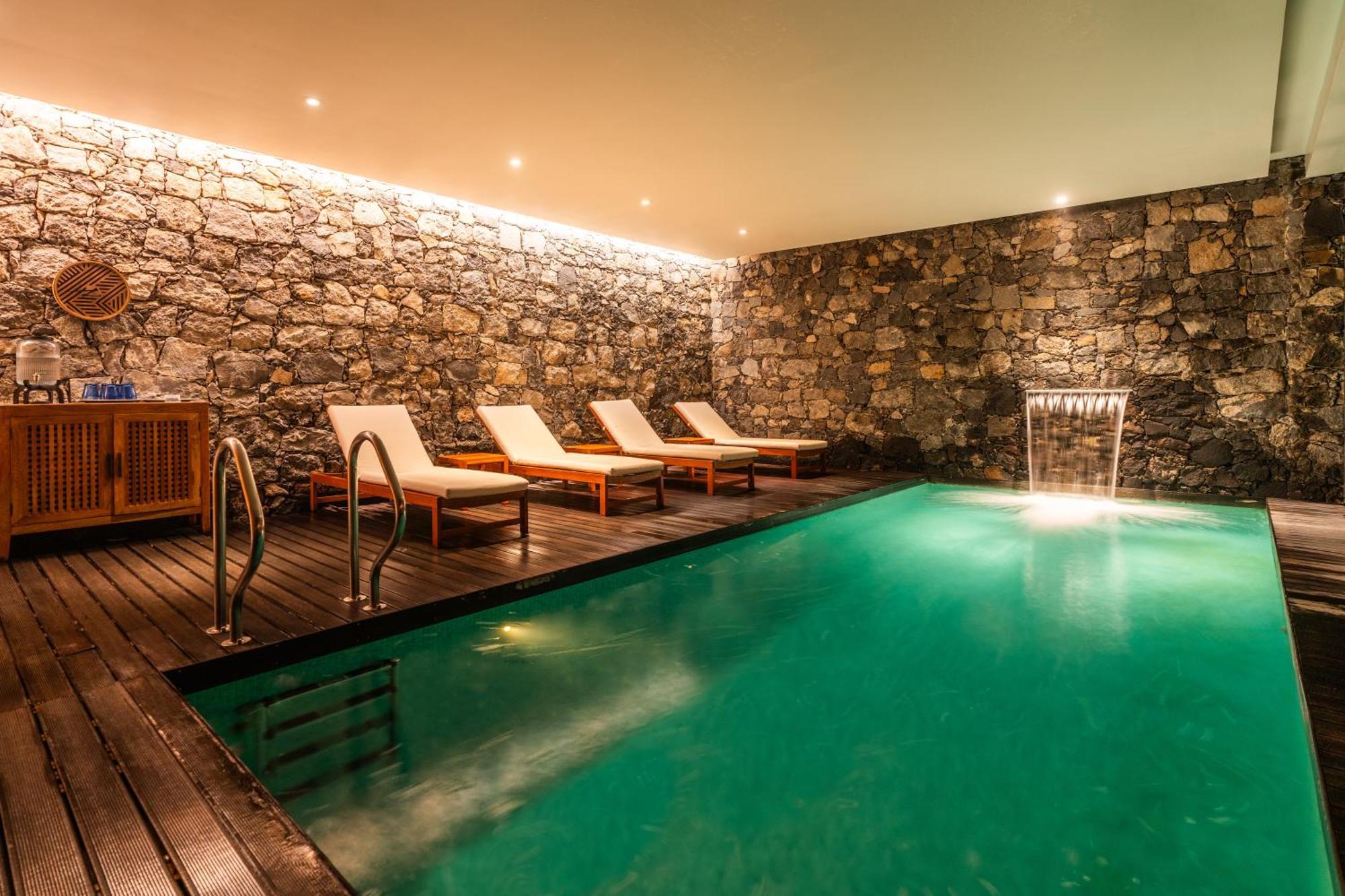 Sensi Azores Nature And Spa Ginetes Dış mekan fotoğraf The swimming pool at the hotel