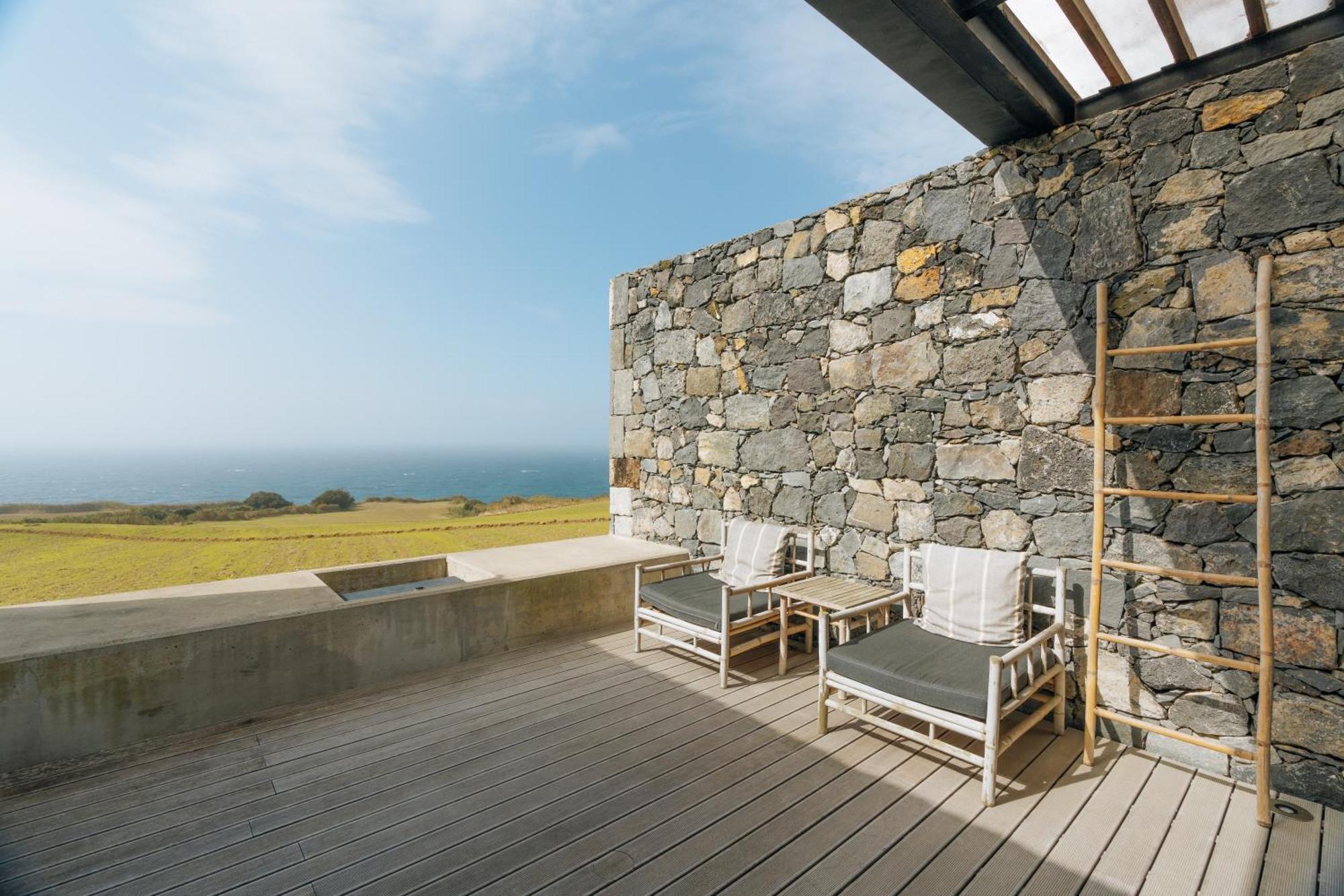 Sensi Azores Nature And Spa Ginetes Oda fotoğraf The hotel's terrace